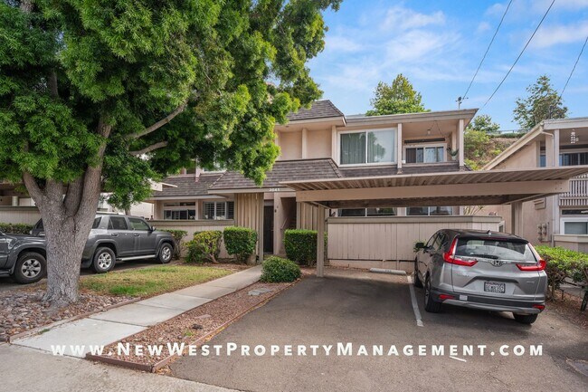 Foto del edificio - Recently Refreshed Point Loma 2-Bedroom at Baycrest! Small Pet OK! Available Now!