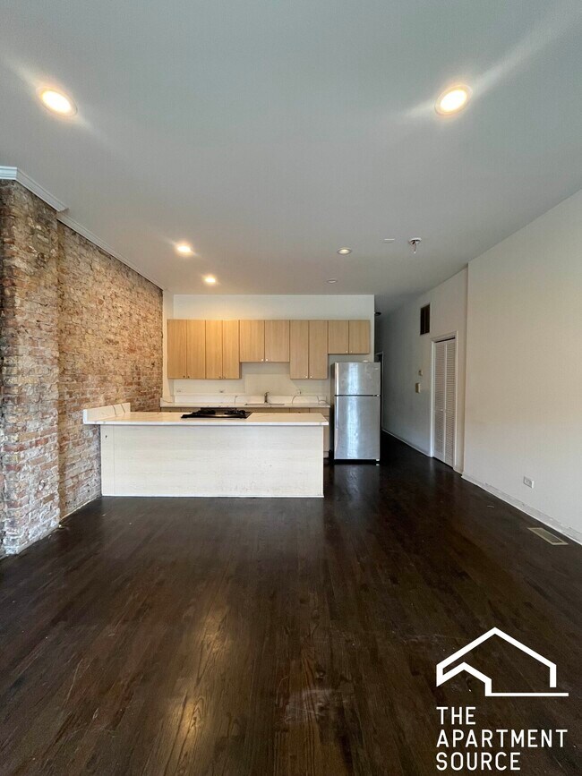 Foto del edificio - 2833 W Medill Ave