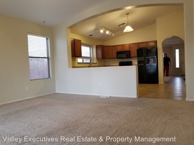 Building Photo - 42447 W Colby Dr