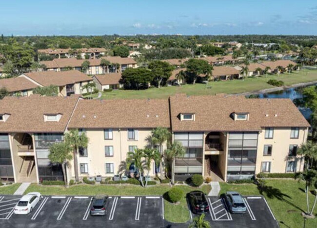 Foto del edificio - 811 Sky Pine Way
