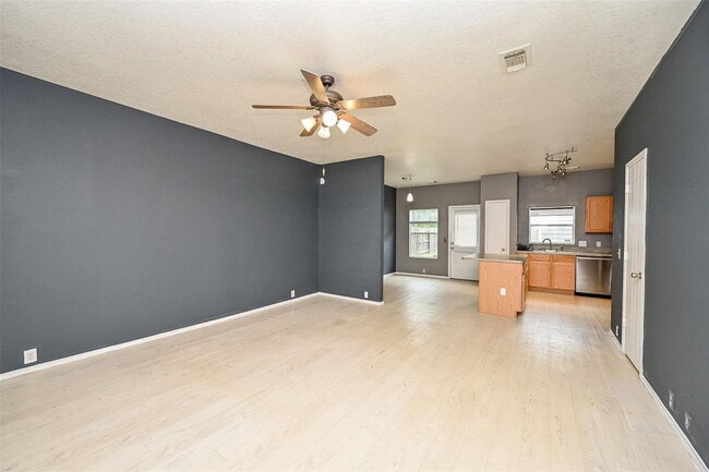 Building Photo - 23850 Pebworth Pl