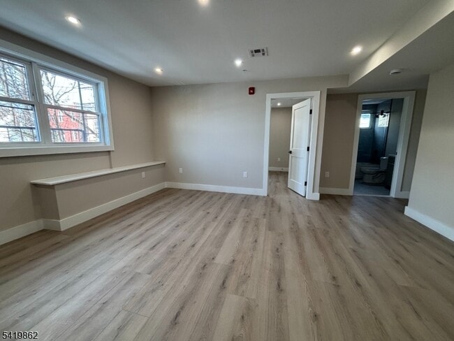 Foto del edificio - 136 Elm St