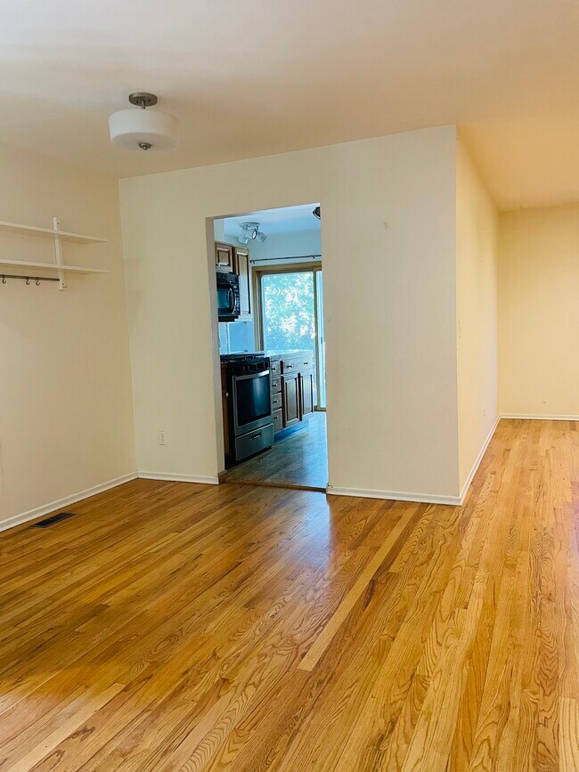 Building Photo - 3680 Buckeye Ct