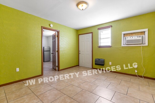 Building Photo - 2633 Governor Nicholls St