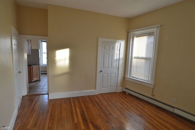 Building Photo - 17 Savin Hill Ave