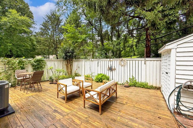 Foto del edificio - 1581 Poplar Grove Dr