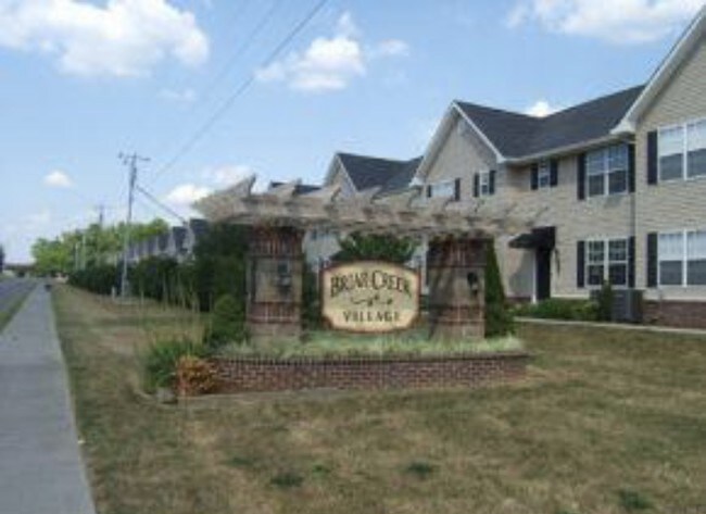 Foto del edificio - 2121 S Greenwood Dr