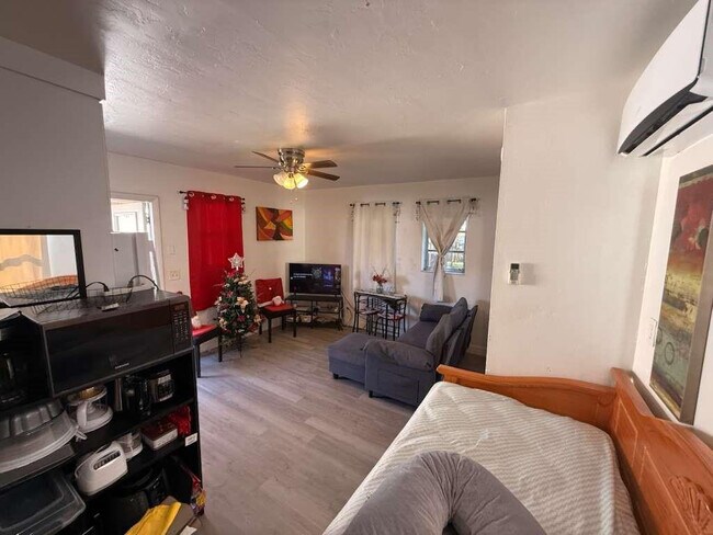 Foto del edificio - 126 SE 10th St