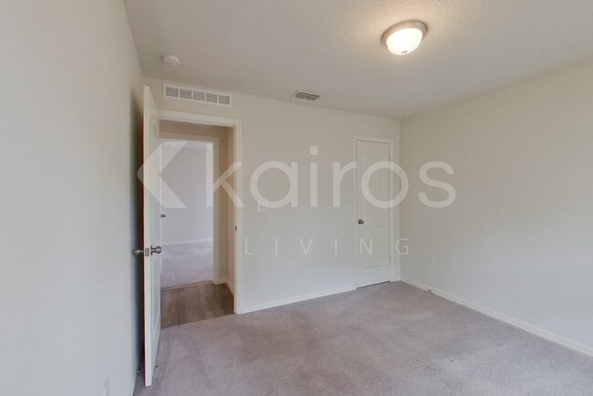 Building Photo - 80 Pheasant Dr