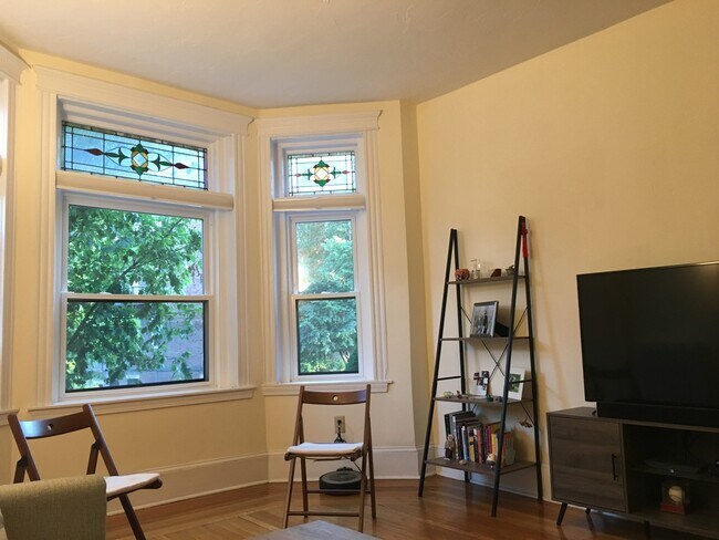 Building Photo - 137 Peterborough St