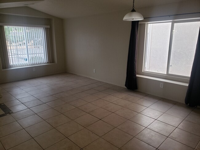 Foto del edificio - 2605 Silver Star Dr SW