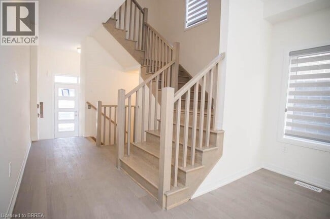 Building Photo - 26 Wakeling Dr