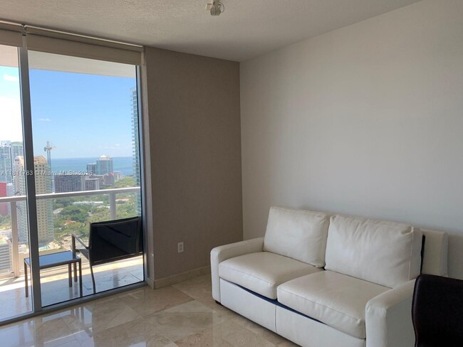 Building Photo - 1060 Brickell Ave