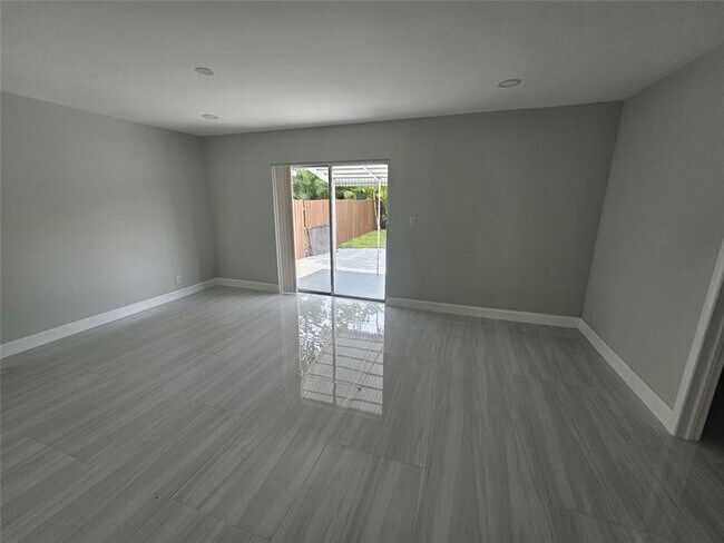 Foto del edificio - 4072 SW 51st St