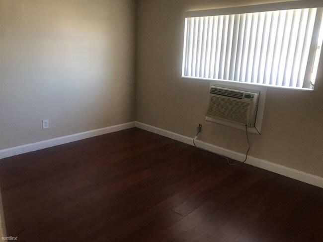 Building Photo - 1 br, 1 bath  - BILL 475