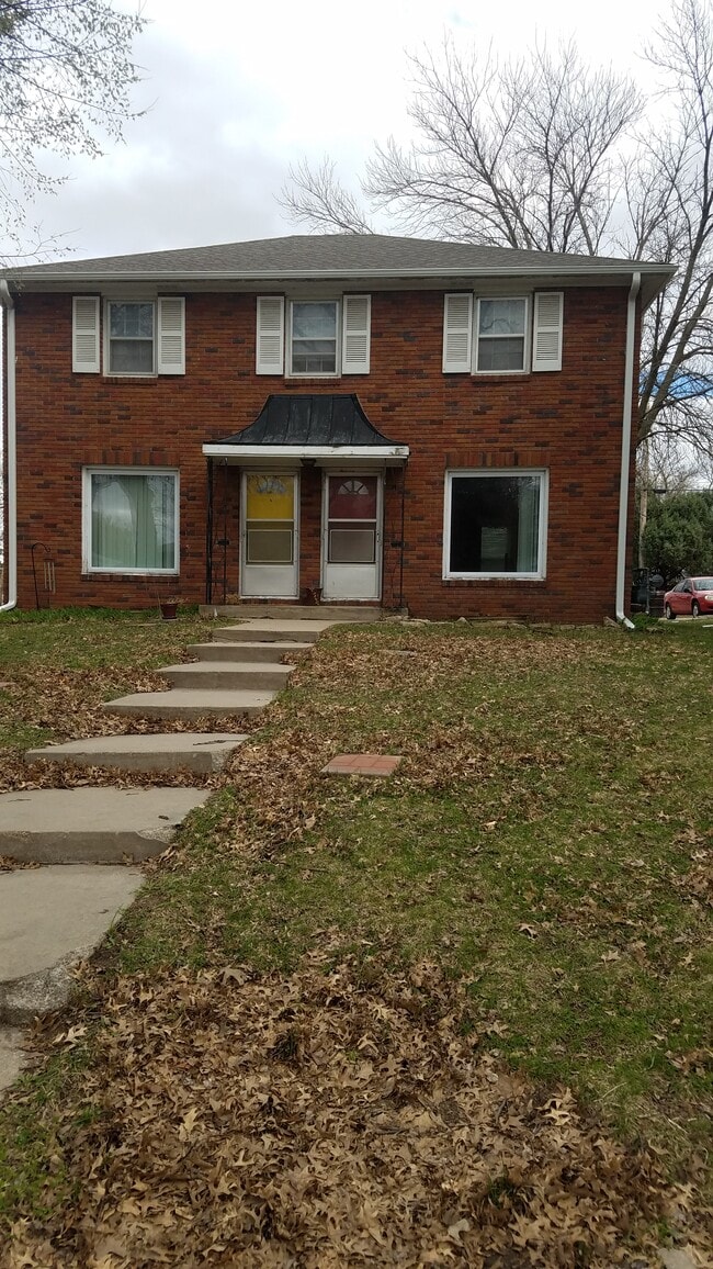 Building Photo - 312 S 47th St