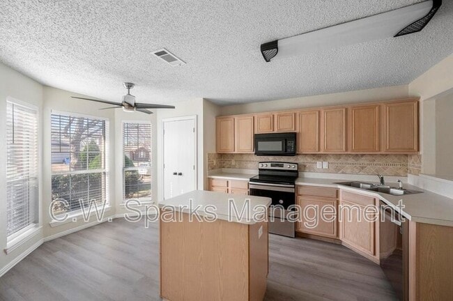 Building Photo - 4913 Mountain Ridge Ln