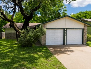 Building Photo - 5201 Hedgewood Dr