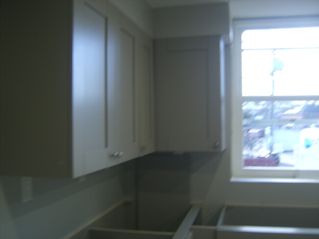 Building Photo - 15 Sunset Ln