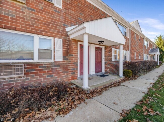 Foto del edificio - 2467 NJ-10