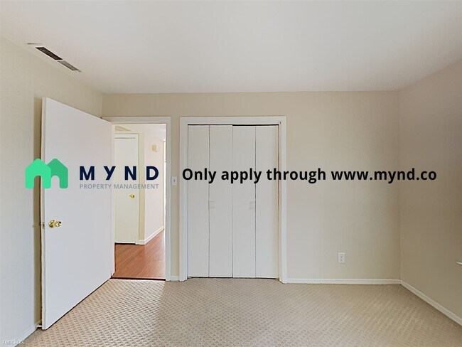 Foto del edificio - 1326 Oak Terrace Ct