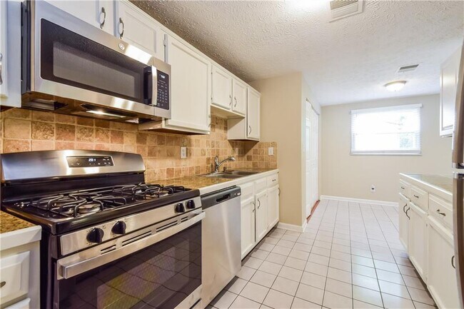 Foto del edificio - 5219 Martins Crossing Rd