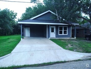 Building Photo - 1115 Charlie's Dr