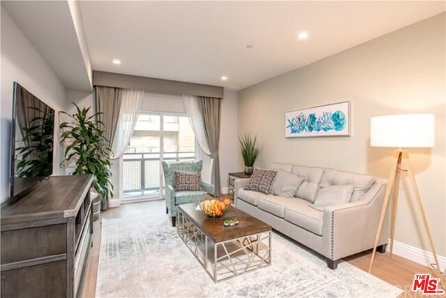 Foto del edificio - 2939 Leeward Ave