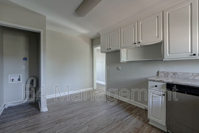 Building Photo - 32 Bagwell Cir
