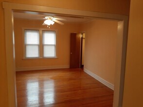 Building Photo - 5622 N Mango Ave