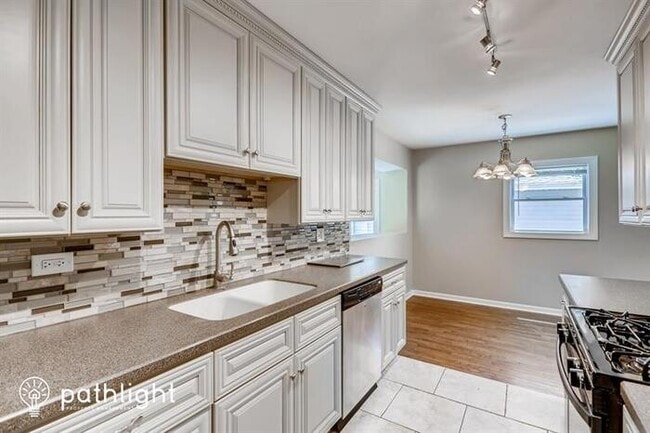 Building Photo - 37 Briarwood Drive, Crystal Lake, IL, 60014