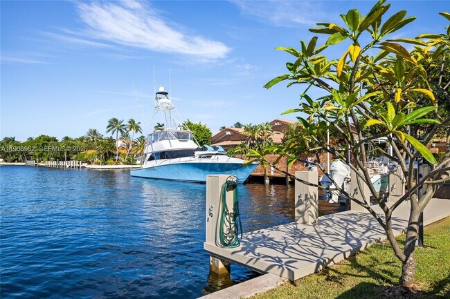 Foto del edificio - 70 Bay Colony Ln