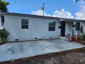 Building Photo - 2174 SW 26th St