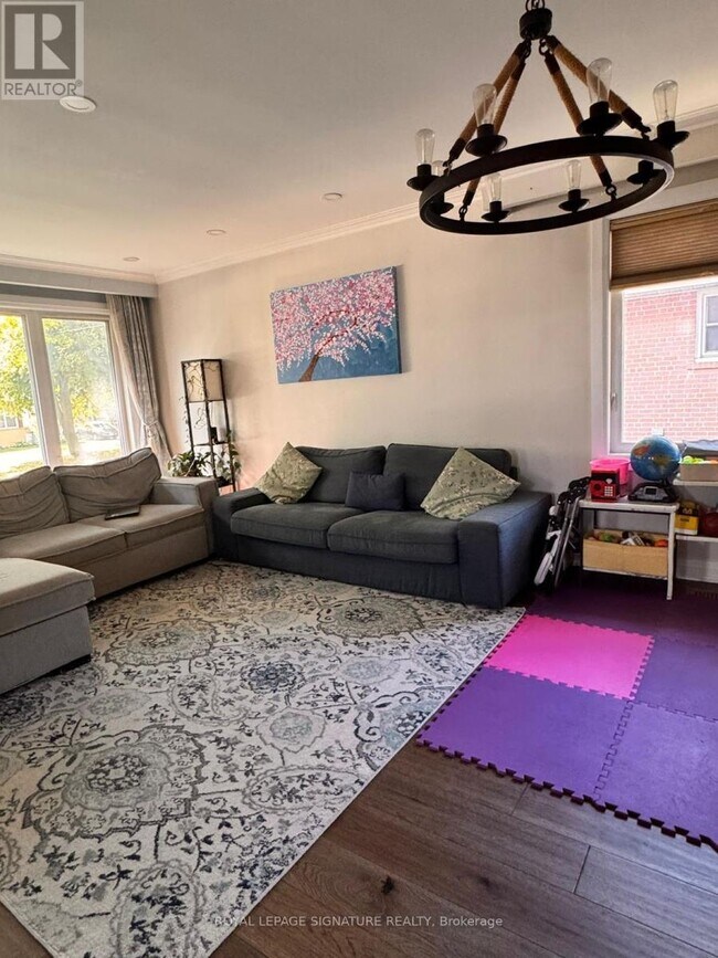 Building Photo - 30 Gentian Dr