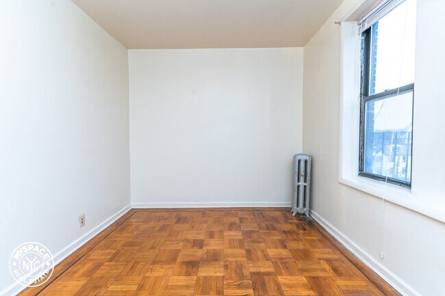 Building Photo - 497 Linden Blvd