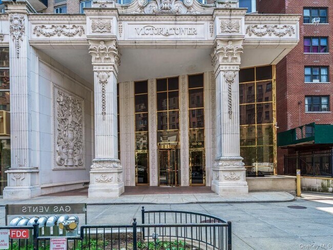 Foto del edificio - 133-38 Sanford Ave