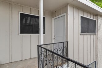 Building Photo - 3906 Video St