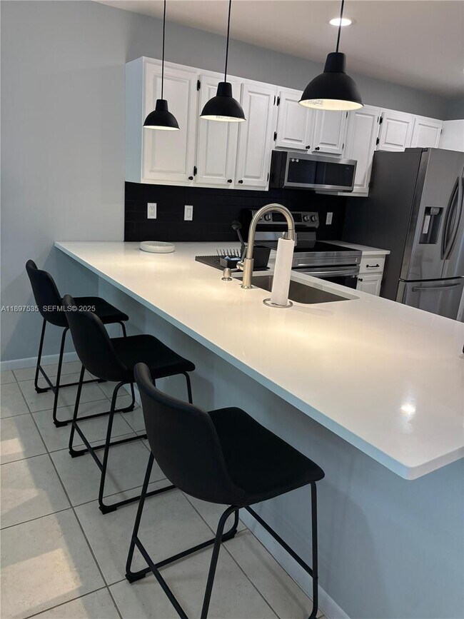 Building Photo - 13055 Albright Ct