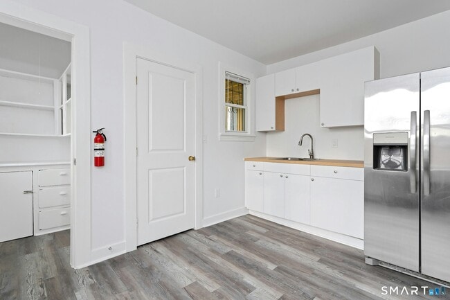 Foto del edificio - 1220 State St