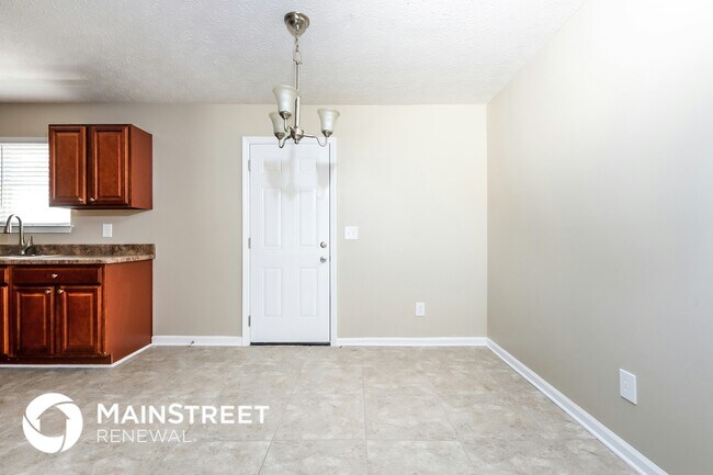 Building Photo - 7975 Trinity Park Dr