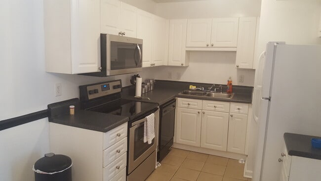 Kitchen - 3595 Woodbriar Cir