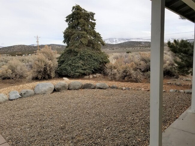 Foto del edificio - Home For Rent in Gardnerville-Fish Springs...