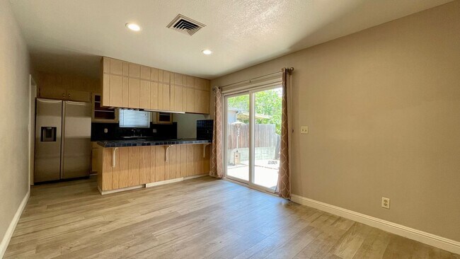 Foto del edificio - Walk to Campus from this 3-Bedroom in Monterey Heights