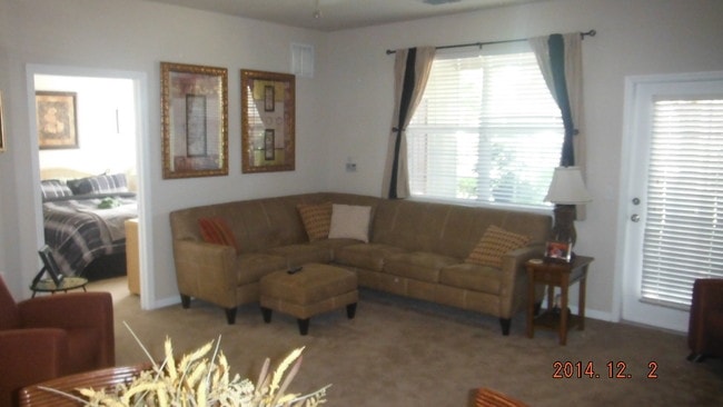 Building Photo - 1450 Villa Capri Cir