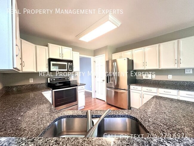 Building Photo - 9902 Redbud Tree Ct