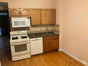 Building Photo - 2325 W Iowa St