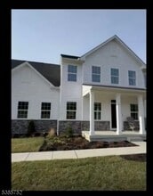 Building Photo - 2 Drake Ct