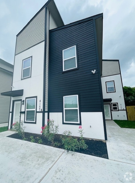 Building Photo - 8157 Tate St