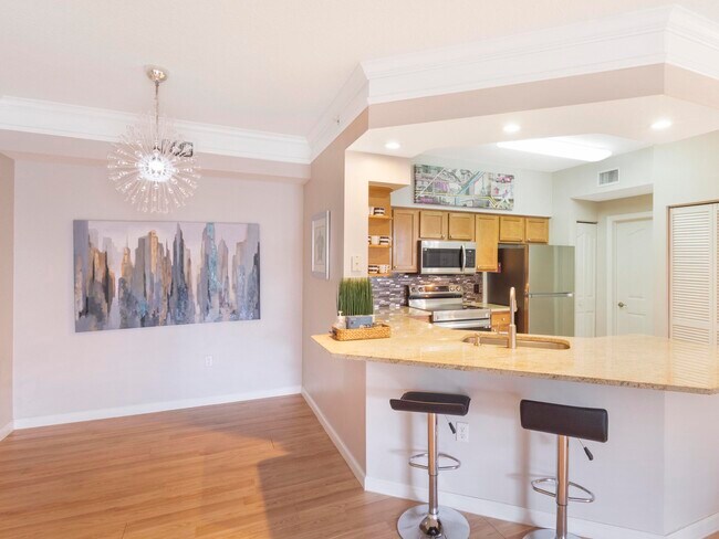 Foto del edificio - 9309 Myrtlewood Cir W