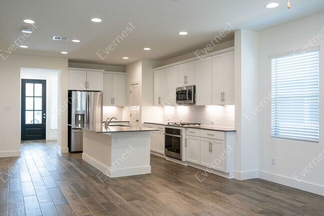 Foto del edificio - 2312 Ringstaff Rd